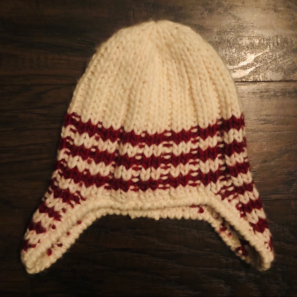 Cute and simple red/white trapper beanie!!